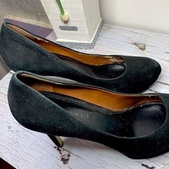 🌷  Banana Republic🌷 Black Suede Pumps - Picture 11 of 13